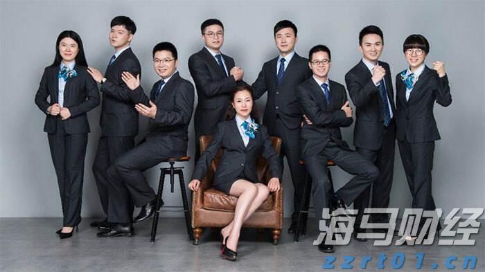 广州千人齐聚观看阅兵直播  广东省劳模：作为建设者的一份子倍感光荣！