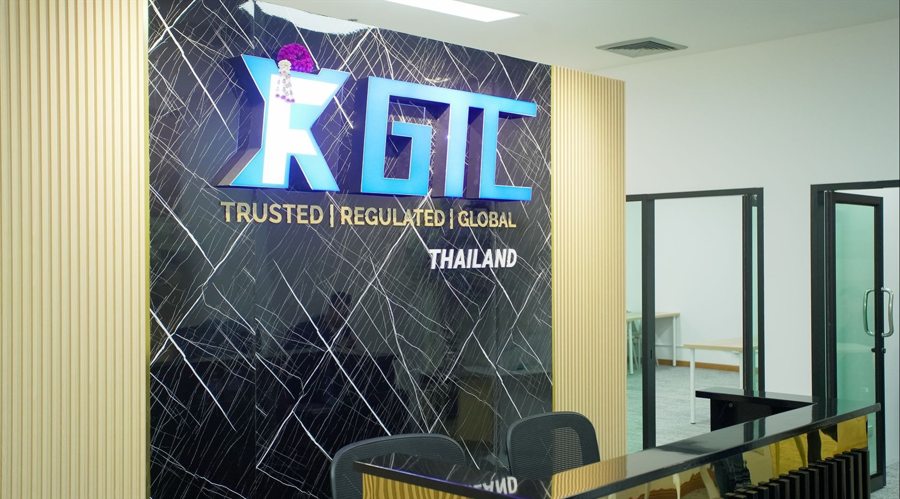 美财长贝森特：美联储下个月应考虑降息50基点